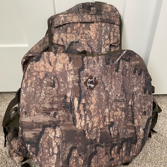 Ol' Tom Time & Motion™ Easy-Rider Turkey Vest in Realtree Timber® Camo - Picture 2 of 4